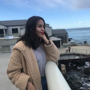 Meet your Posher, Maria